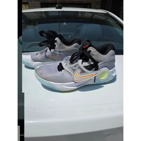 Nike KD Trey 5 X Basketball Shoe - Men's size 7.5  $$65 or best offer!